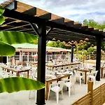 Mobil 4 Pers Avec Terrasse - Api-1-52-828 Camping Gondrin