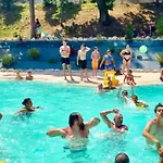 Camping Mobil 4 Pers Avec Terrasse - Api-1-52-828 Gondrin