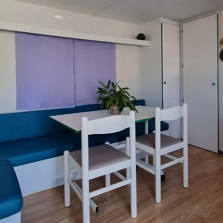 Mobil 4 Pers Avec Terrasse - Api-1-52-828