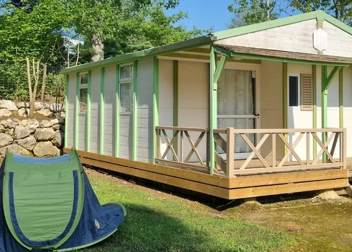 مكان تخييم Mobil 4 Pers Avec Terrasse - Api-1-52-828 Gondrin